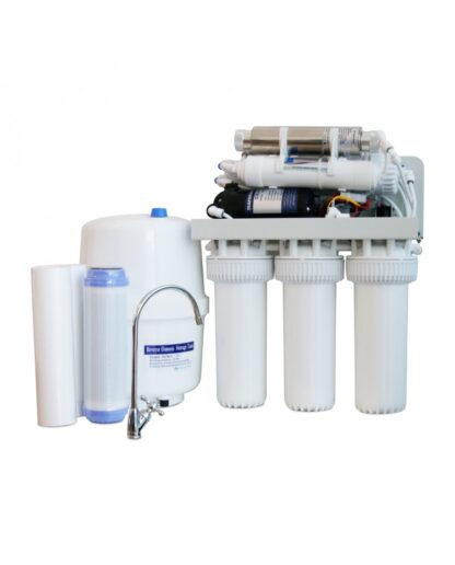 RO water filtration system with UV lamp